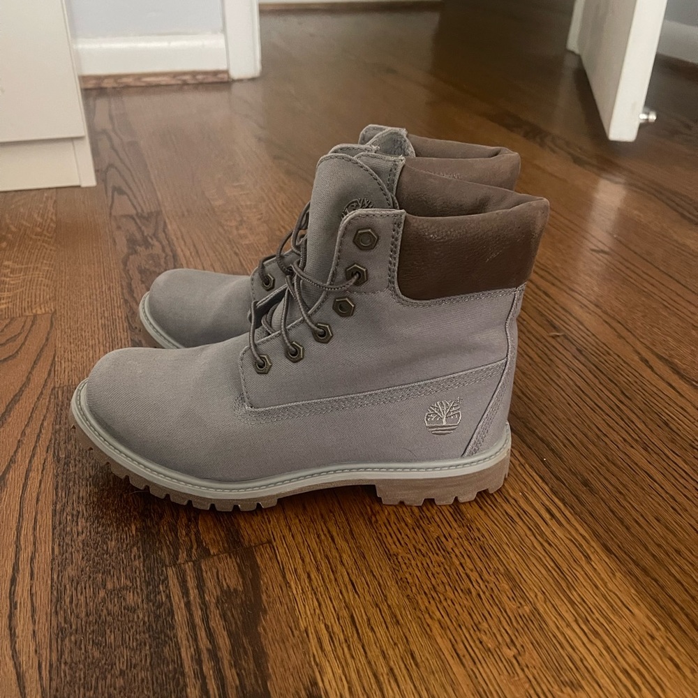 Timberland lace up boots brand new without tags. Great condition
